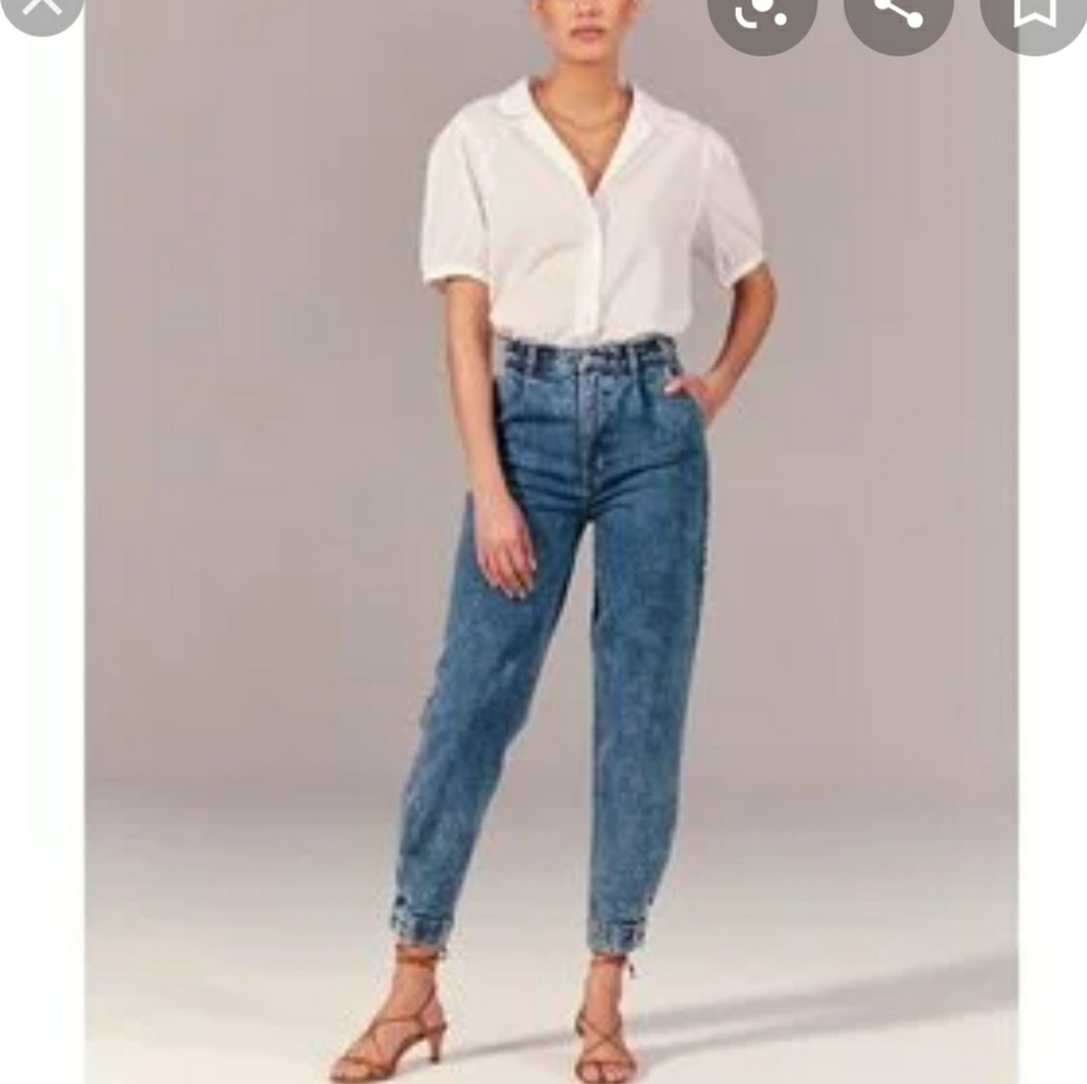 Abercrombie & Fitch ultra high rise mom jeans